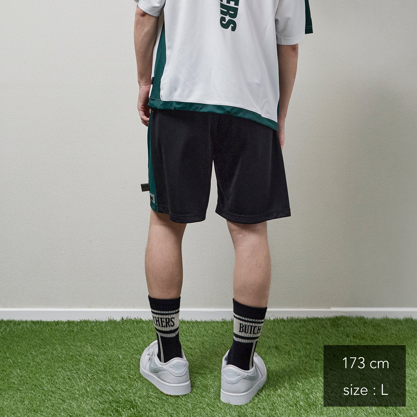 Spread Side Line Shorts
