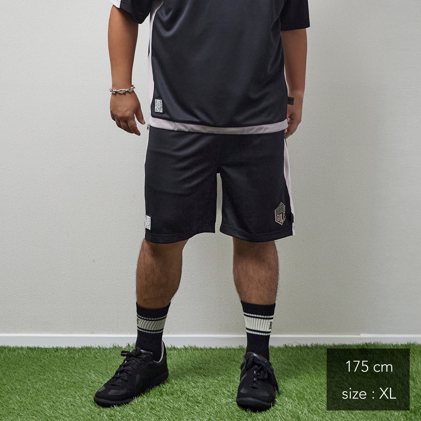 Spread Side Line Shorts