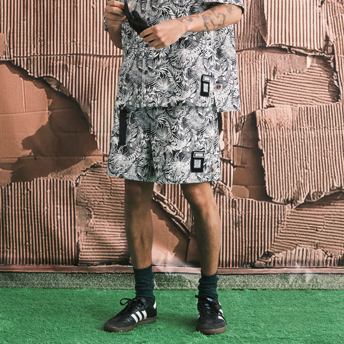 Hole In Fabric Print Back Mesh SRT