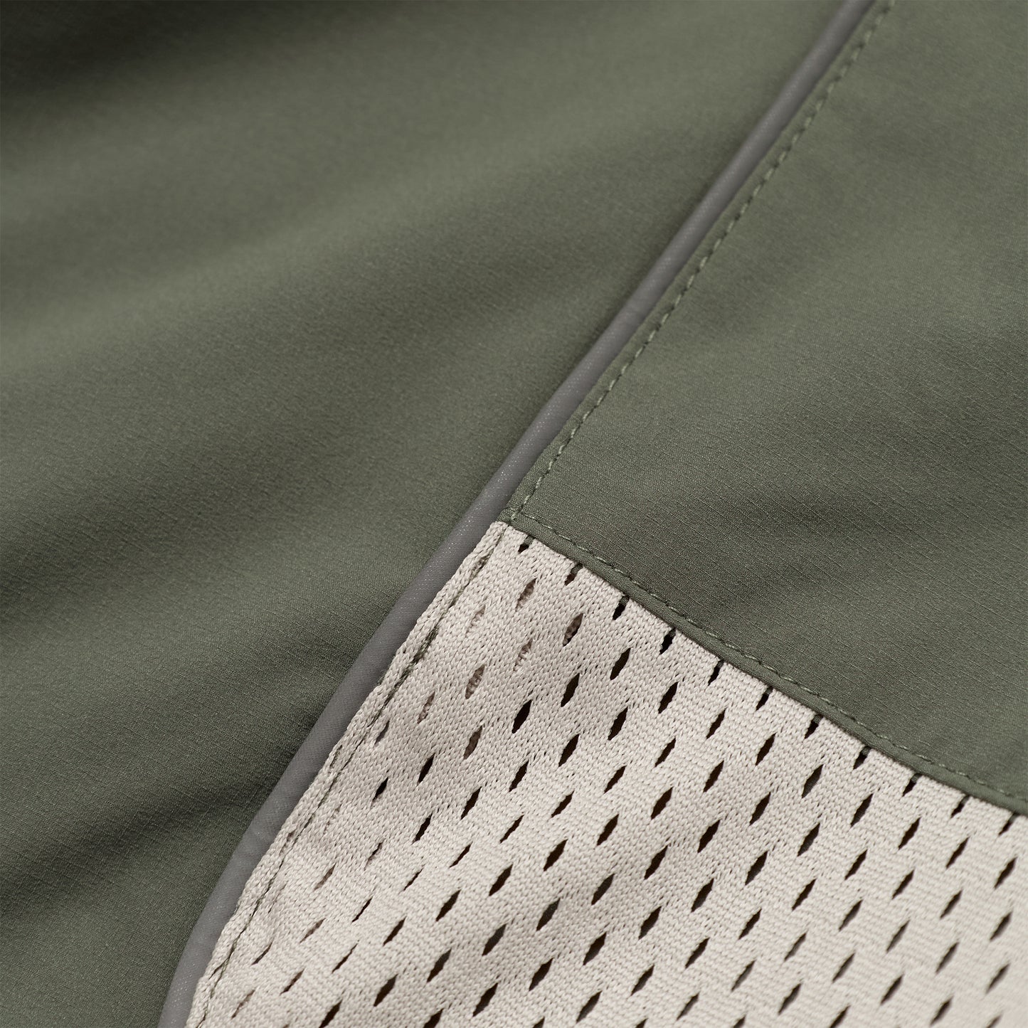 Mesh Pockets Reflector SRT