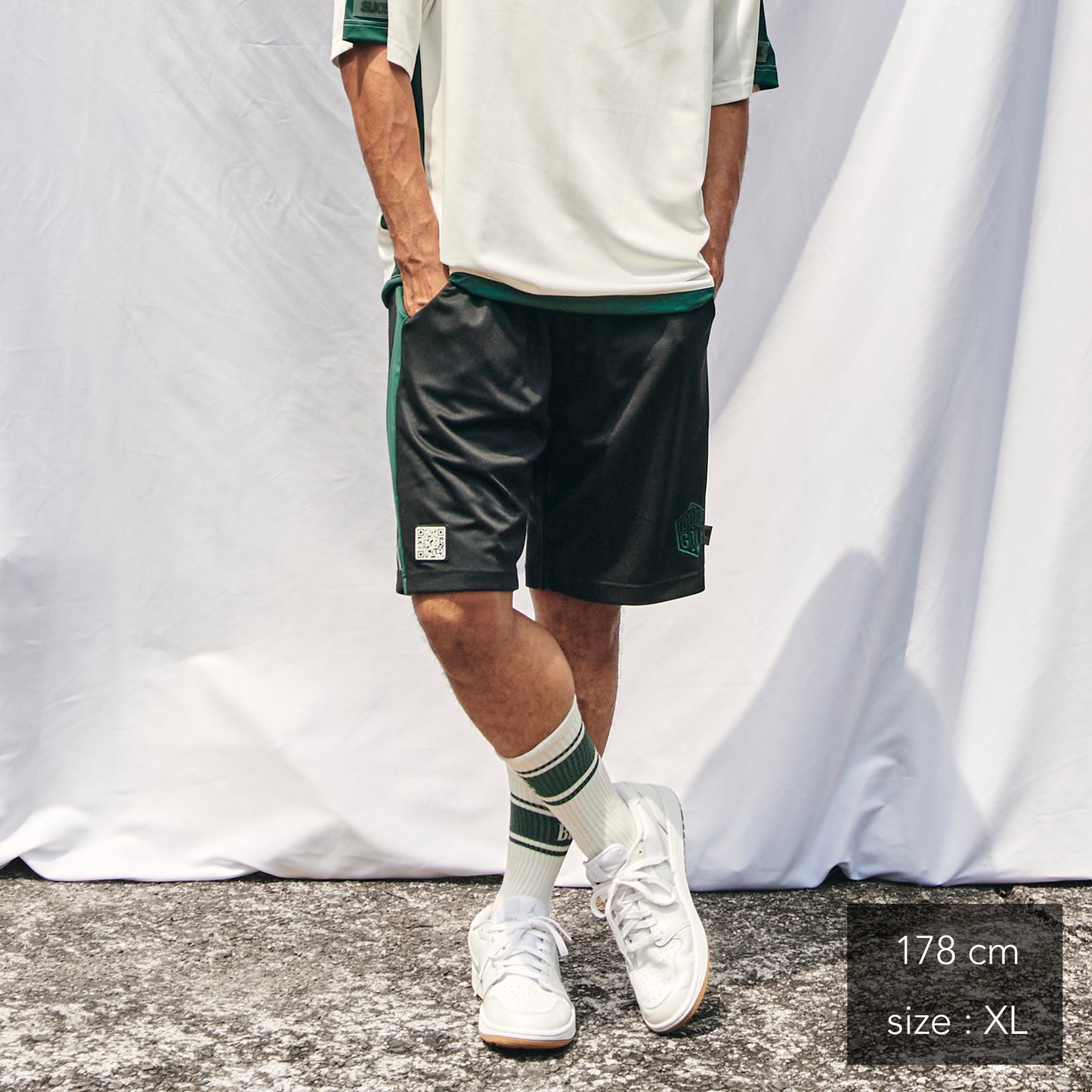 Spread Side Line Shorts